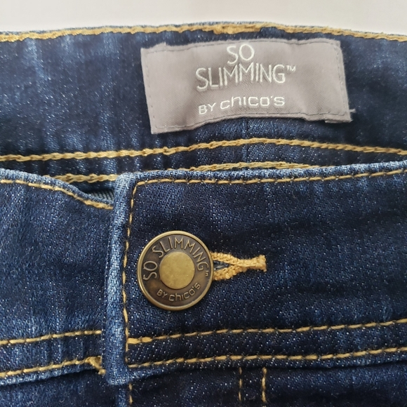 Chicos so slimming dark blue wash size 0( 4 )jeans - Picture 9 of 14